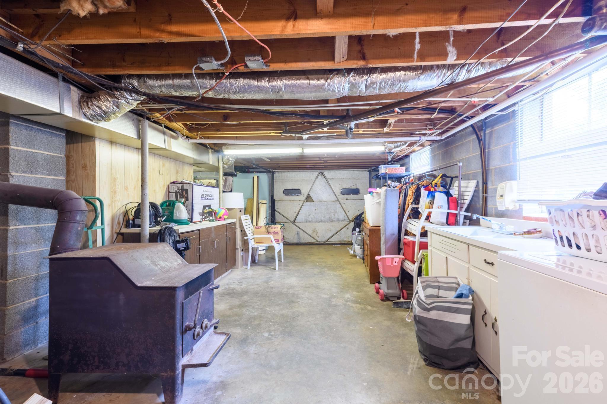 2559 Sweetbriar Circle — Lenoir