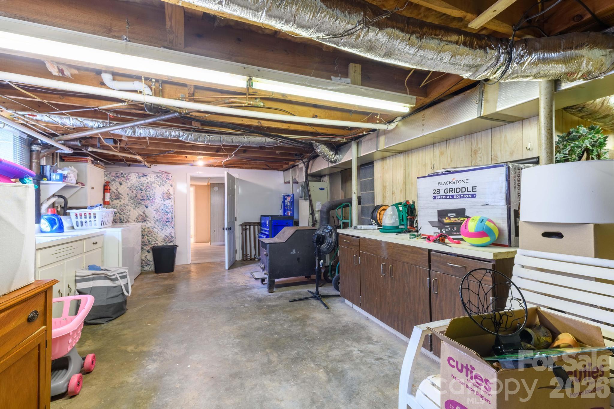 2559 Sweetbriar Circle — Lenoir