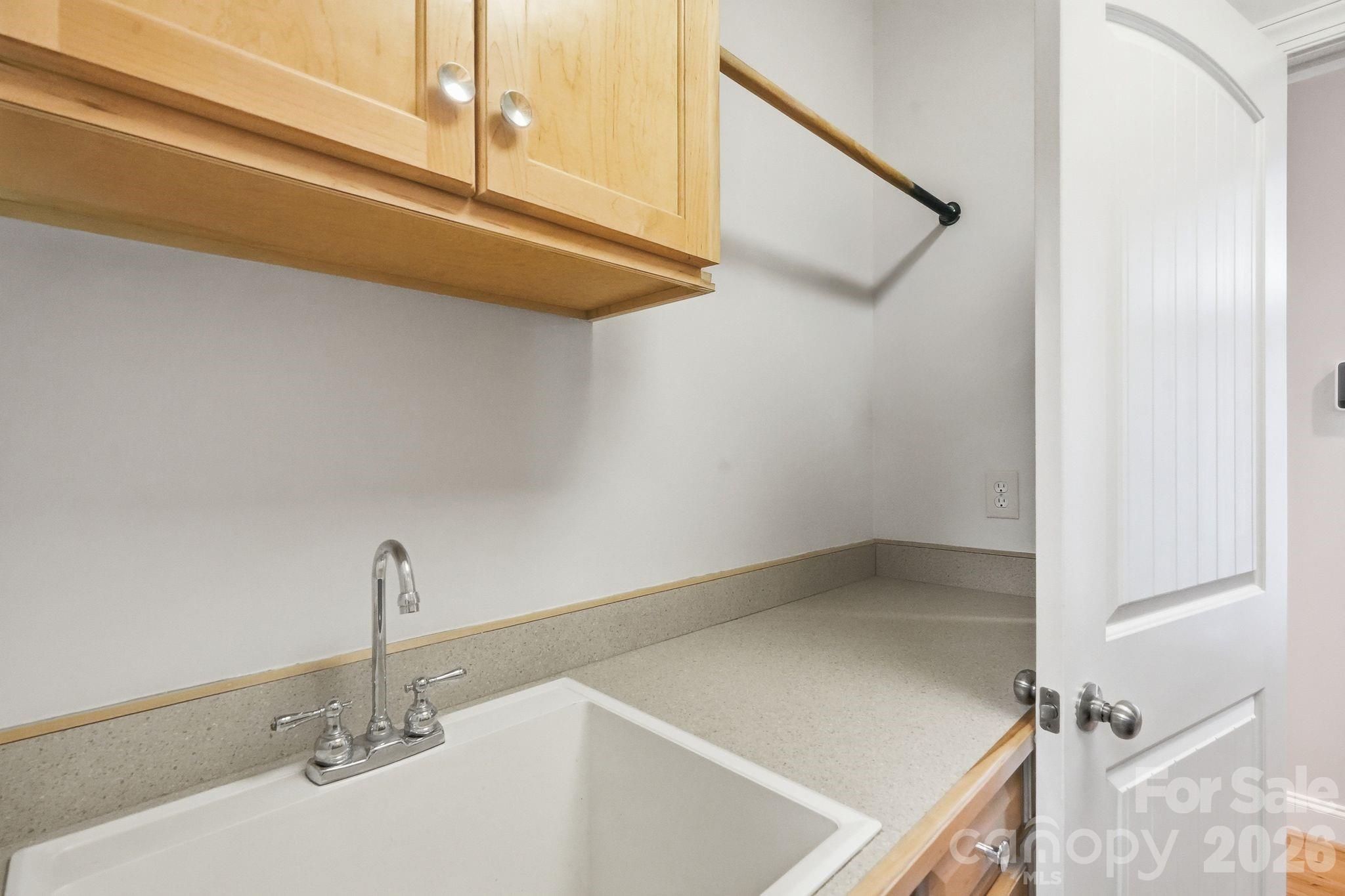708 King Fredrick Lane SW — Concord