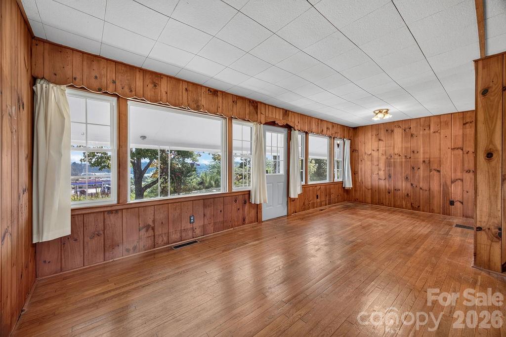 2409 Lucas Street — Hendersonville