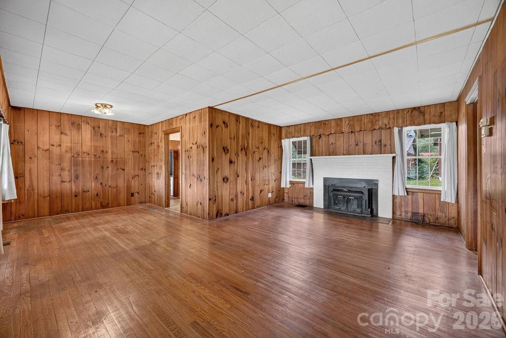 2409 Lucas Street — Hendersonville