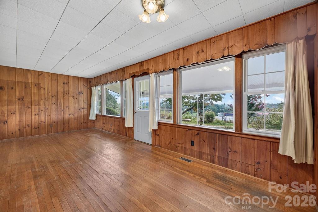 2409 Lucas Street — Hendersonville