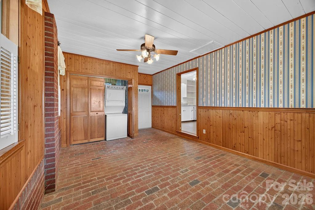2409 Lucas Street — Hendersonville
