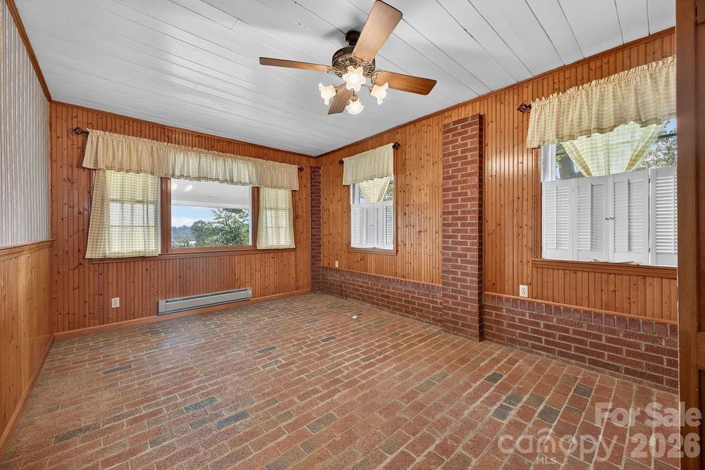 2409 Lucas Street — Hendersonville