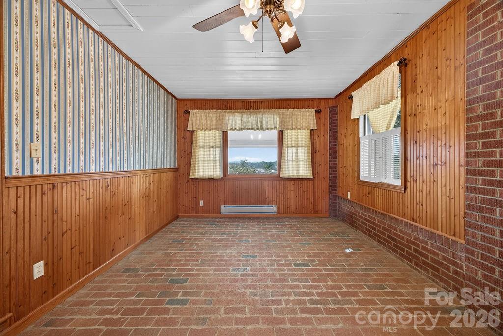 2409 Lucas Street — Hendersonville