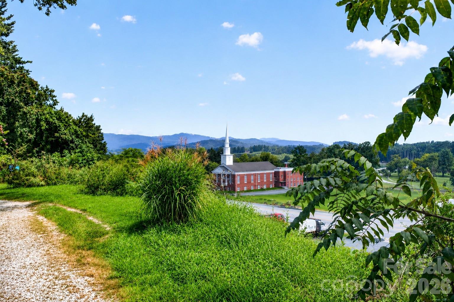 2409 Lucas Street — Hendersonville