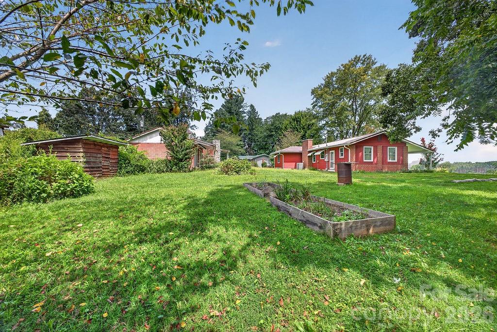 2409 Lucas Street — Hendersonville