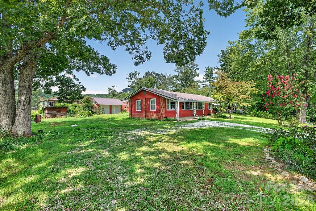 2409 Lucas Street — Hendersonville