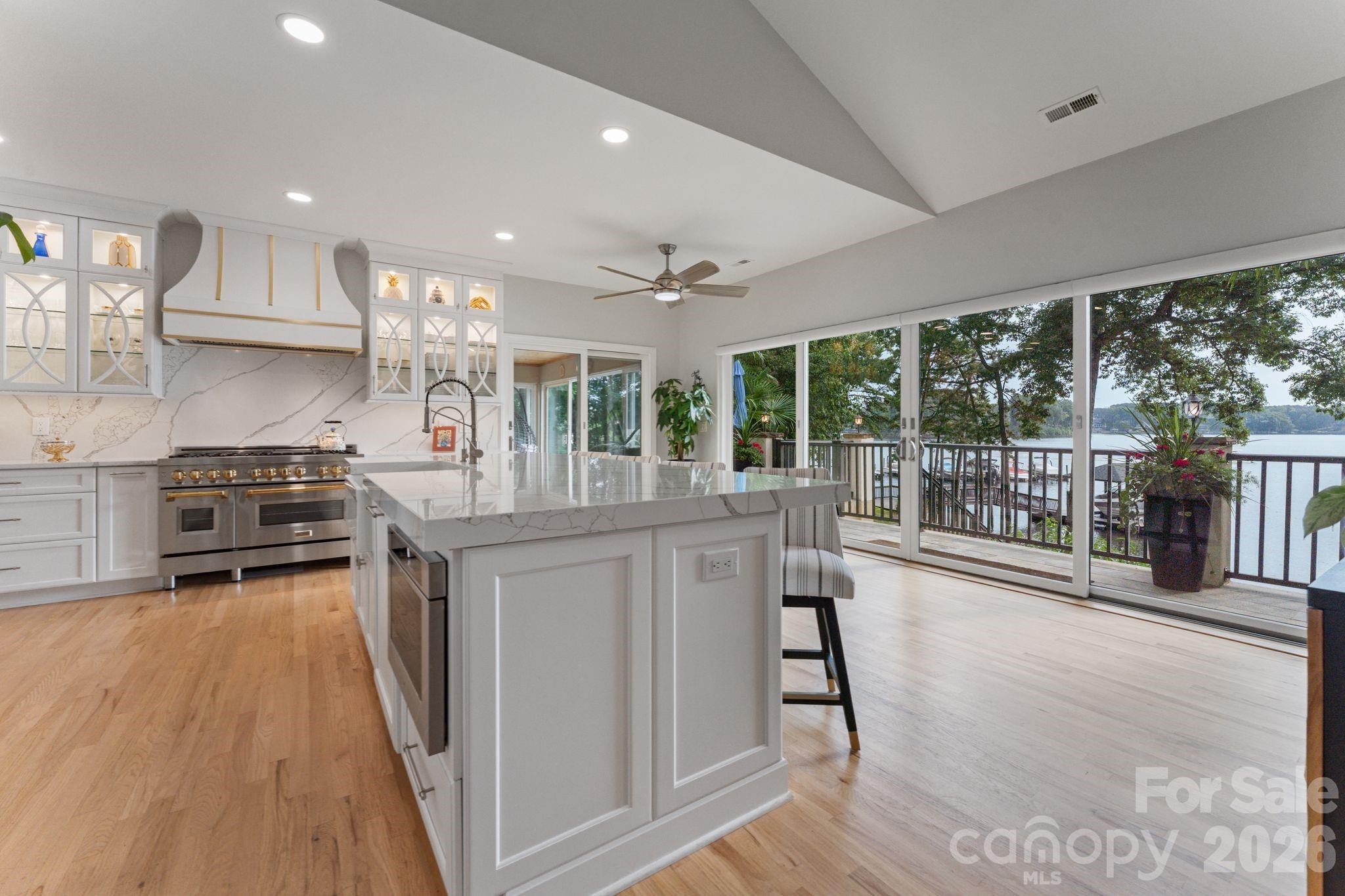 172 Mariner Pointe Lane — Mooresville