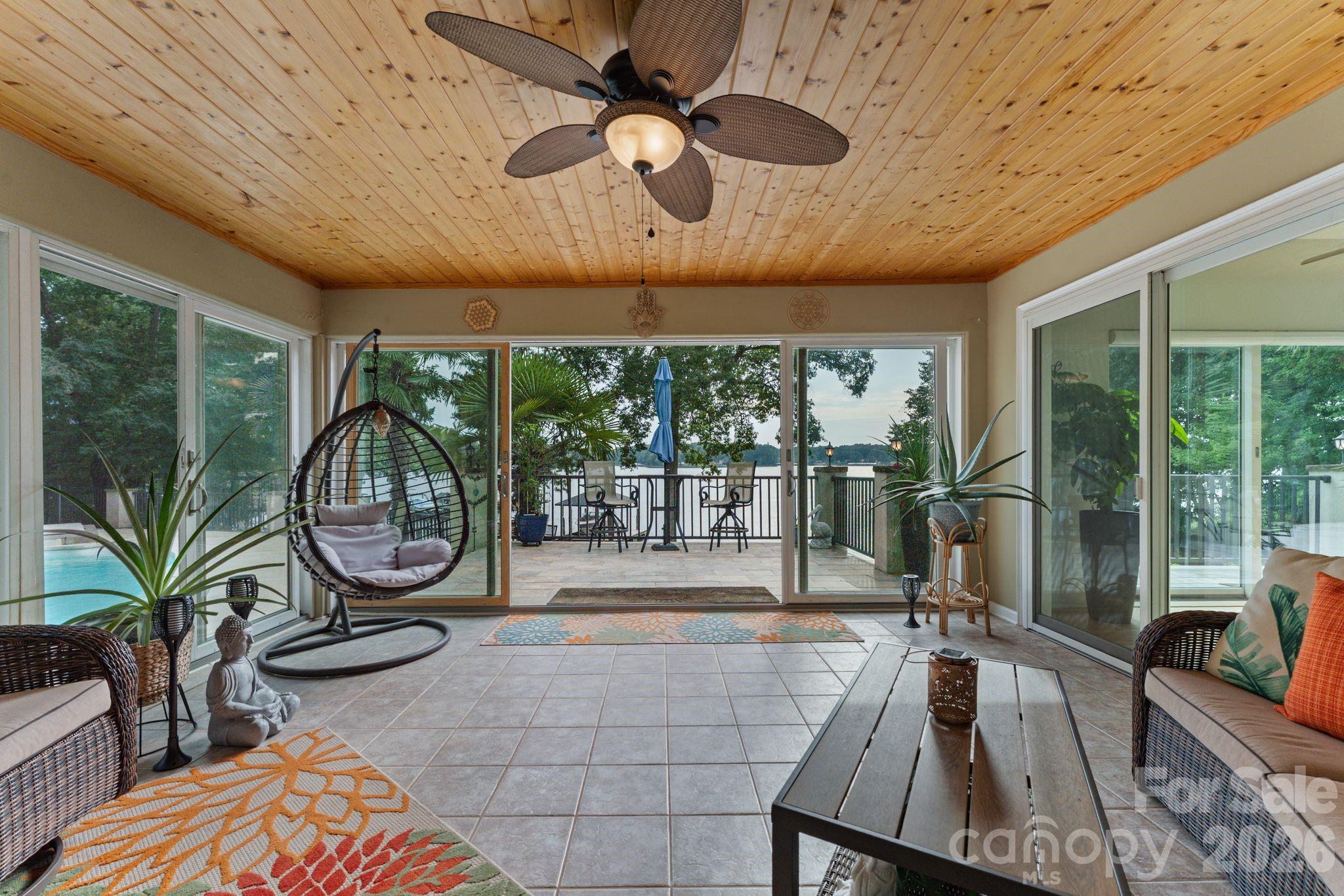172 Mariner Pointe Lane — Mooresville
