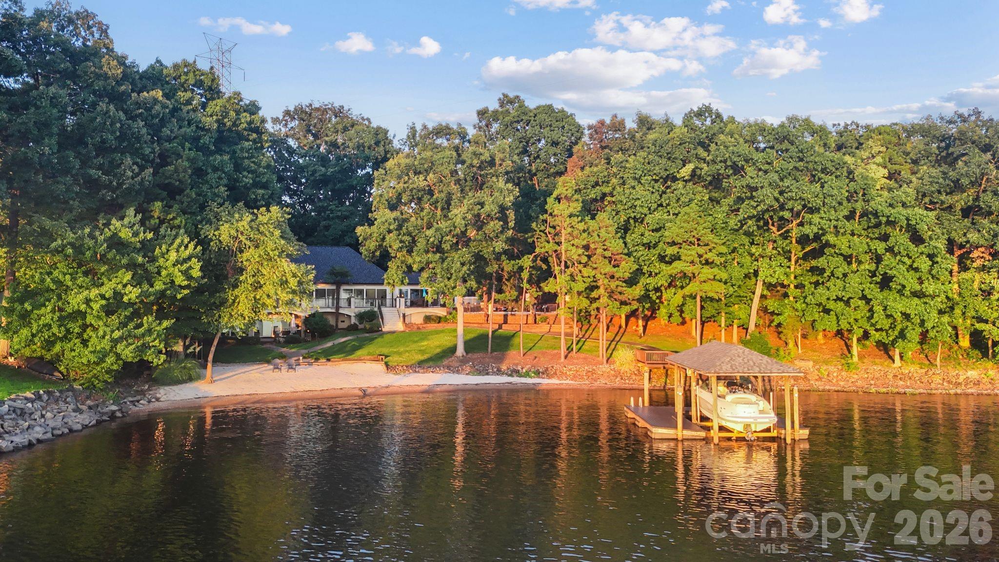 172 Mariner Pointe Lane — Mooresville
