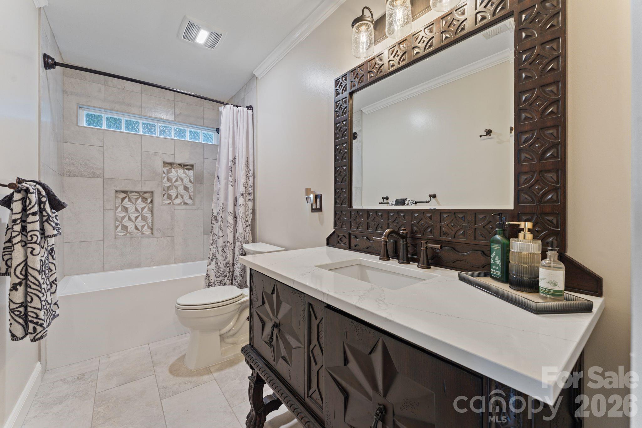172 Mariner Pointe Lane — Mooresville