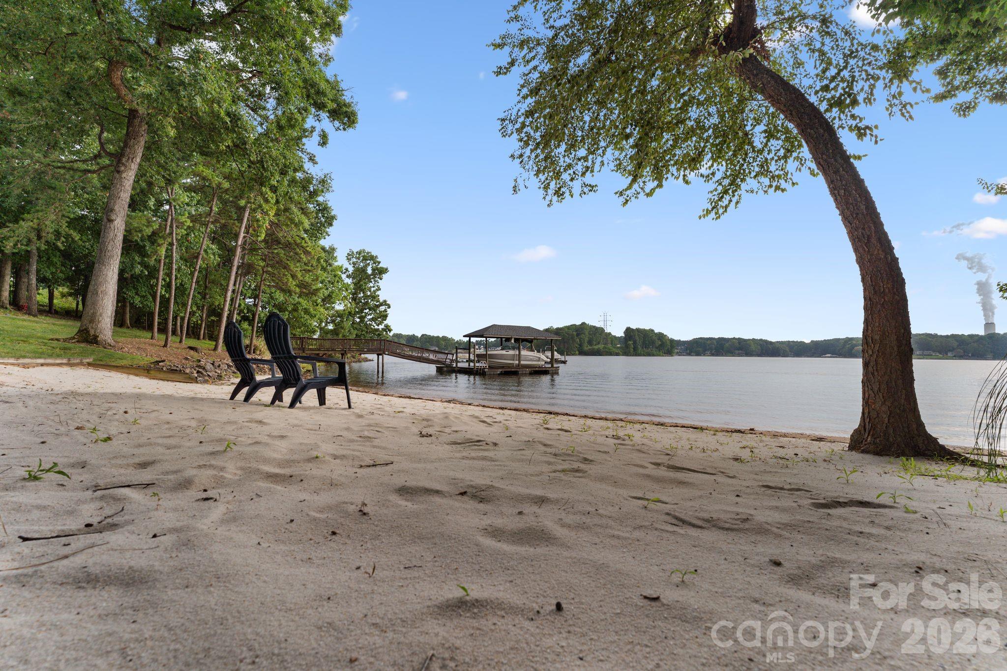 172 Mariner Pointe Lane — Mooresville