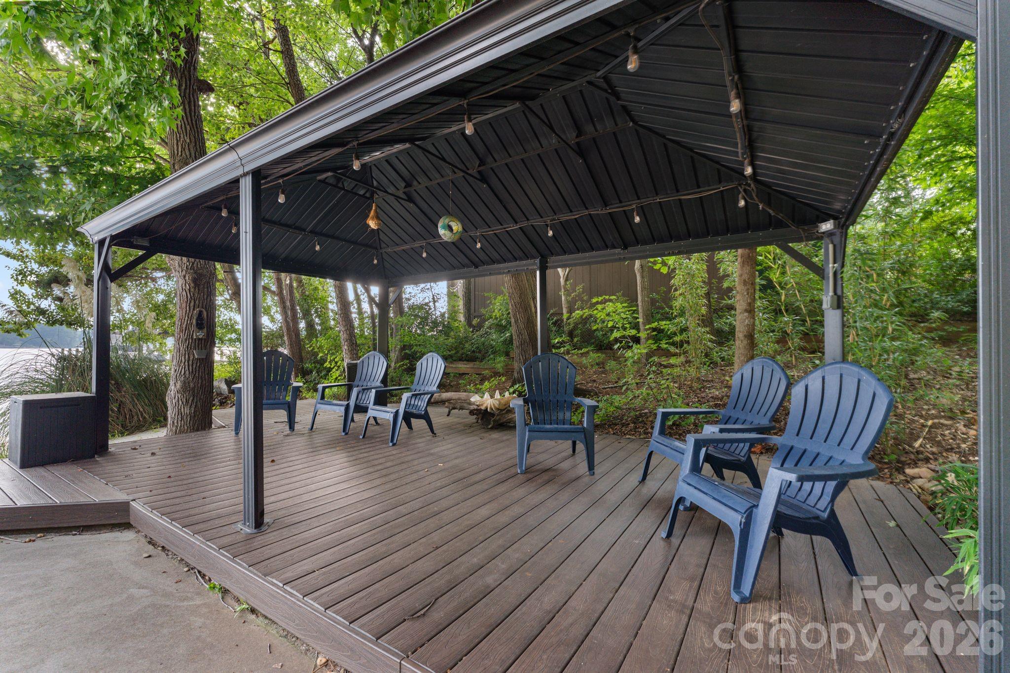 172 Mariner Pointe Lane — Mooresville