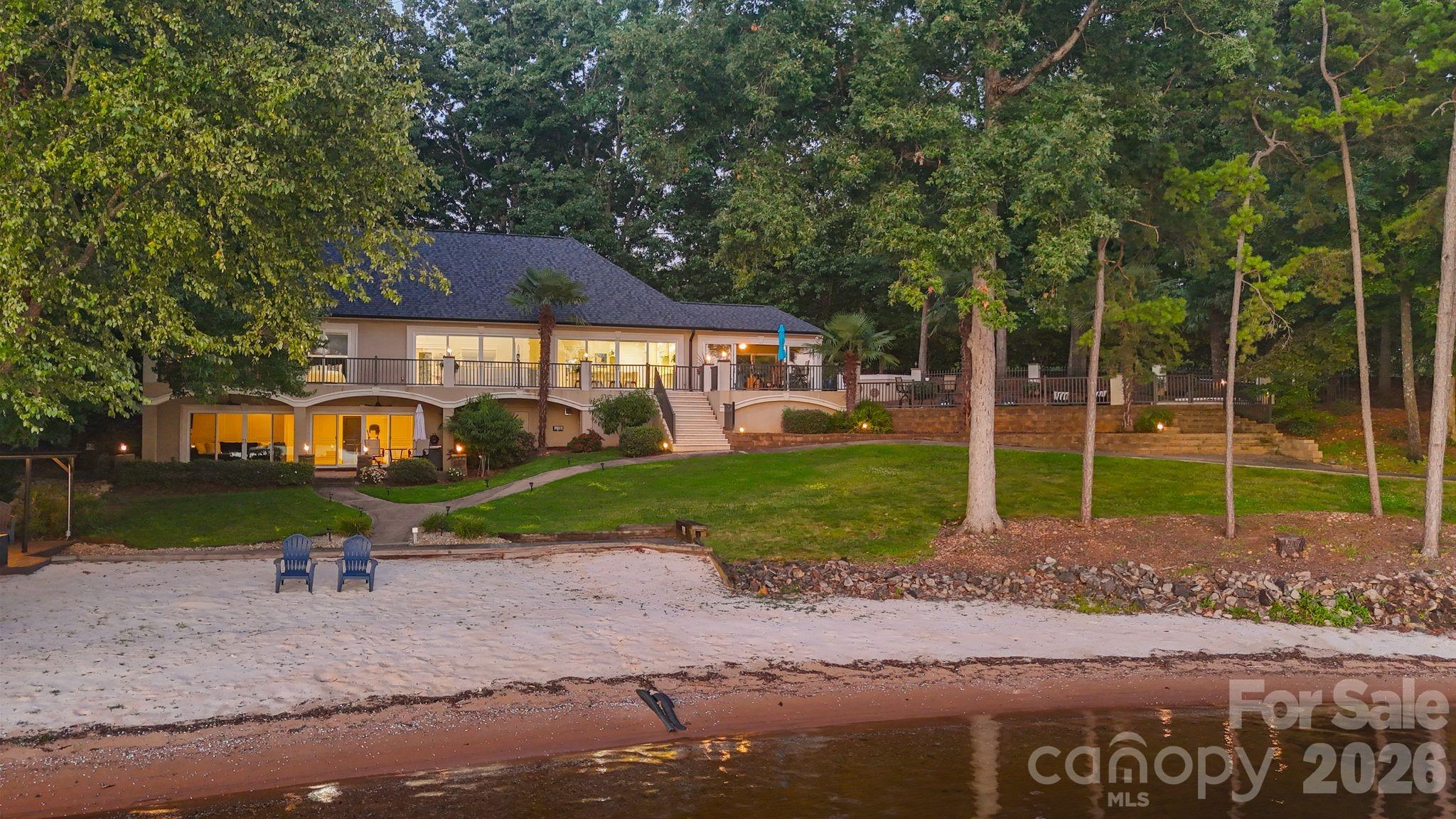 172 Mariner Pointe Lane — Mooresville