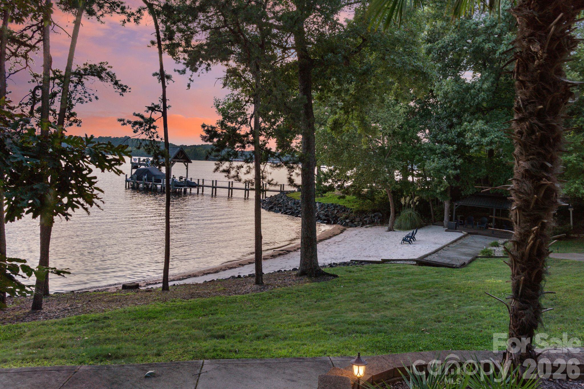 172 Mariner Pointe Lane — Mooresville