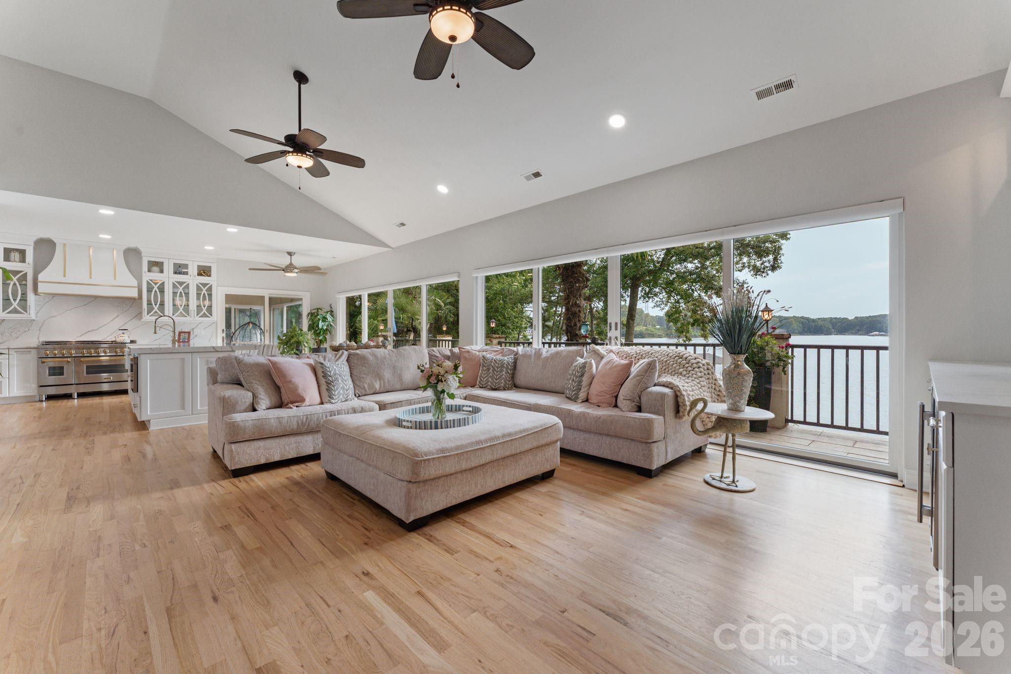 172 Mariner Pointe Lane — Mooresville