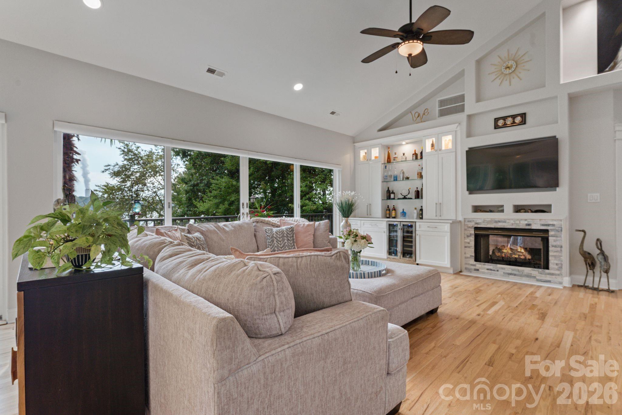 172 Mariner Pointe Lane — Mooresville