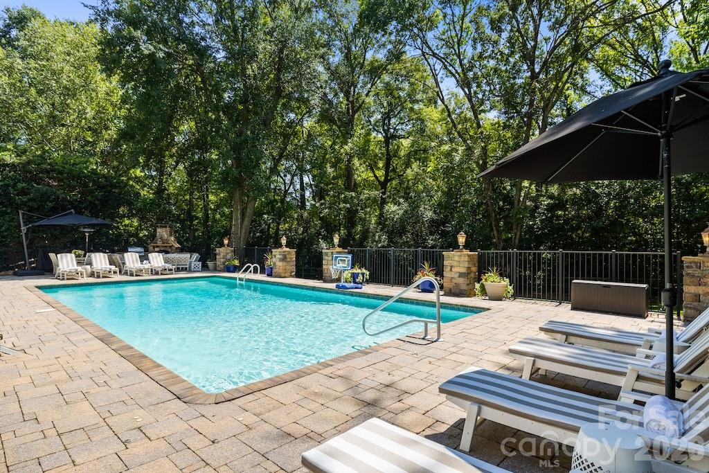 4234 Rotunda Road — Charlotte