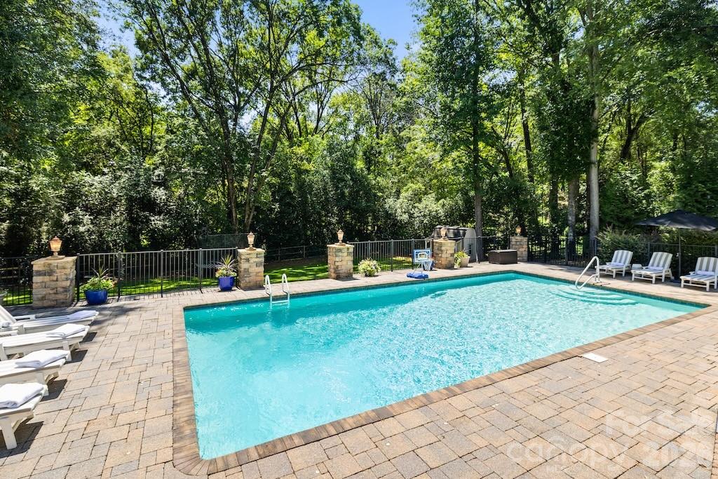 4234 Rotunda Road — Charlotte