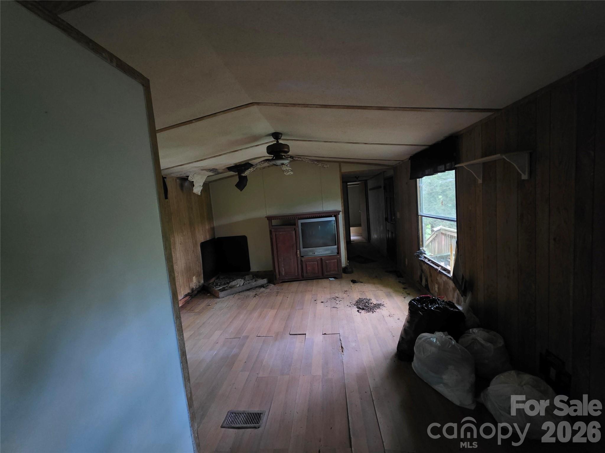 40 Gunches Dirt Road — Candler