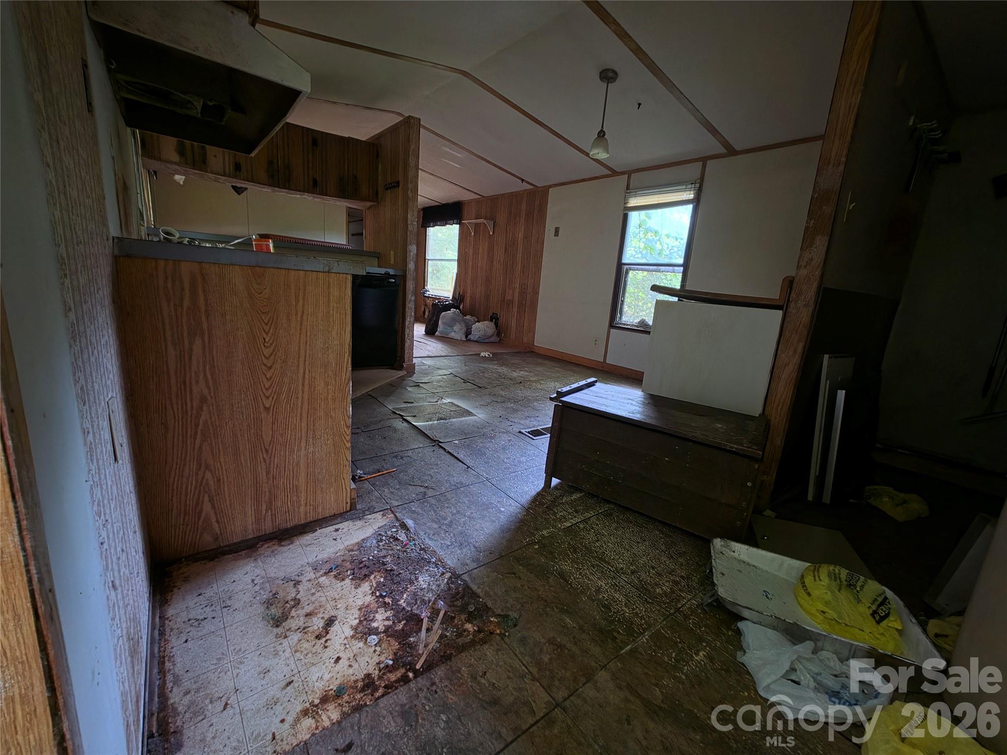 40 Gunches Dirt Road — Candler