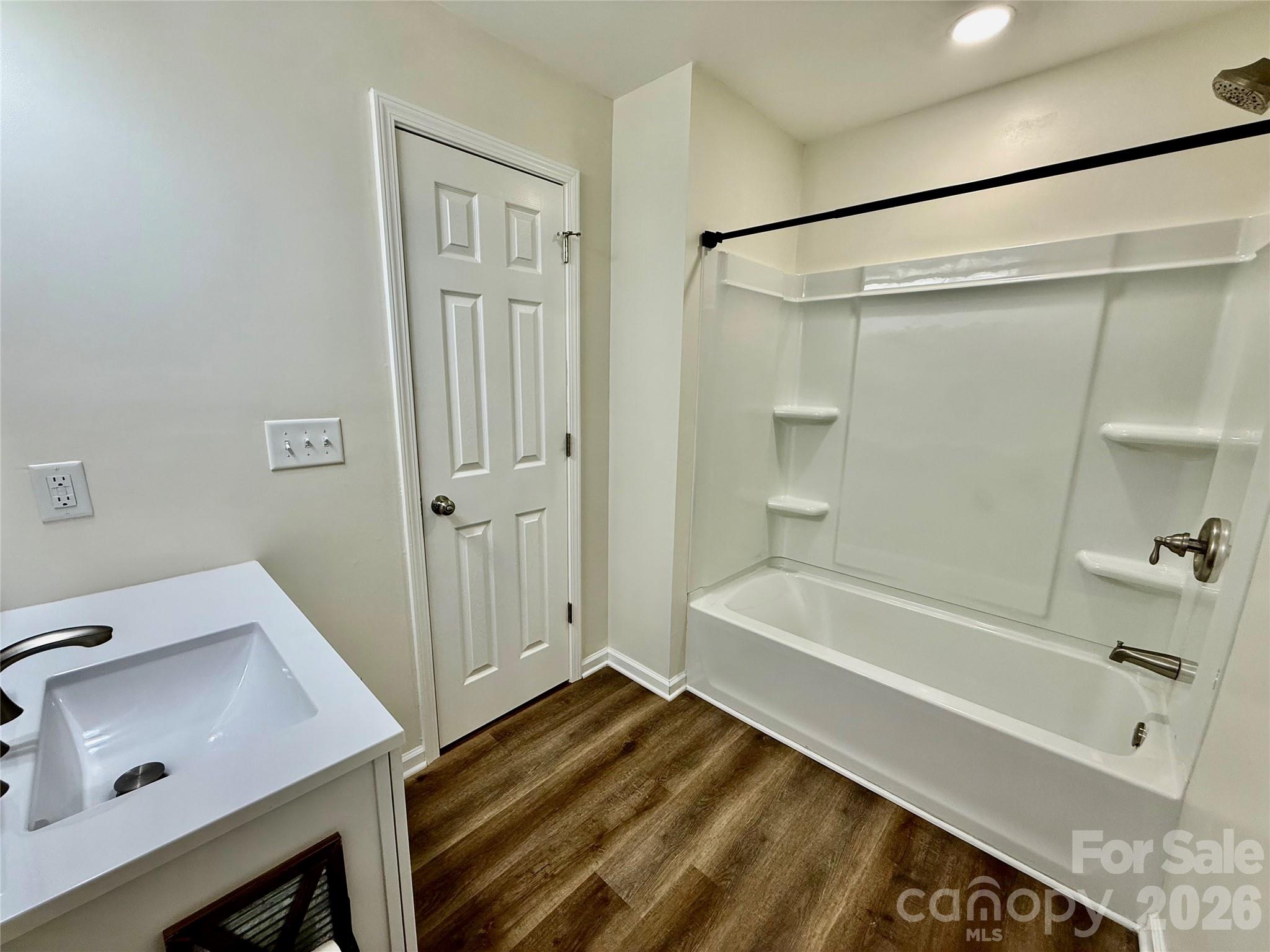2213 Balmy Court — Lancaster