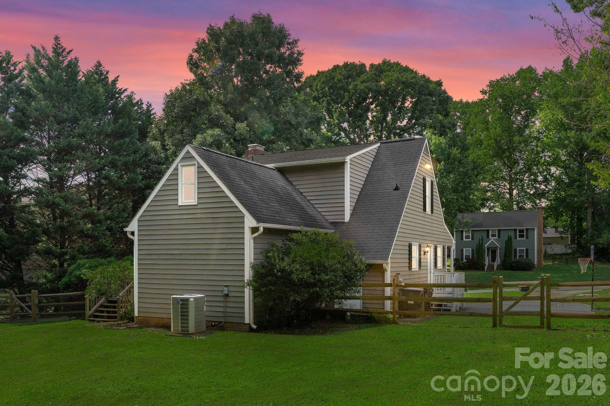 517 Forest Lane — Belmont