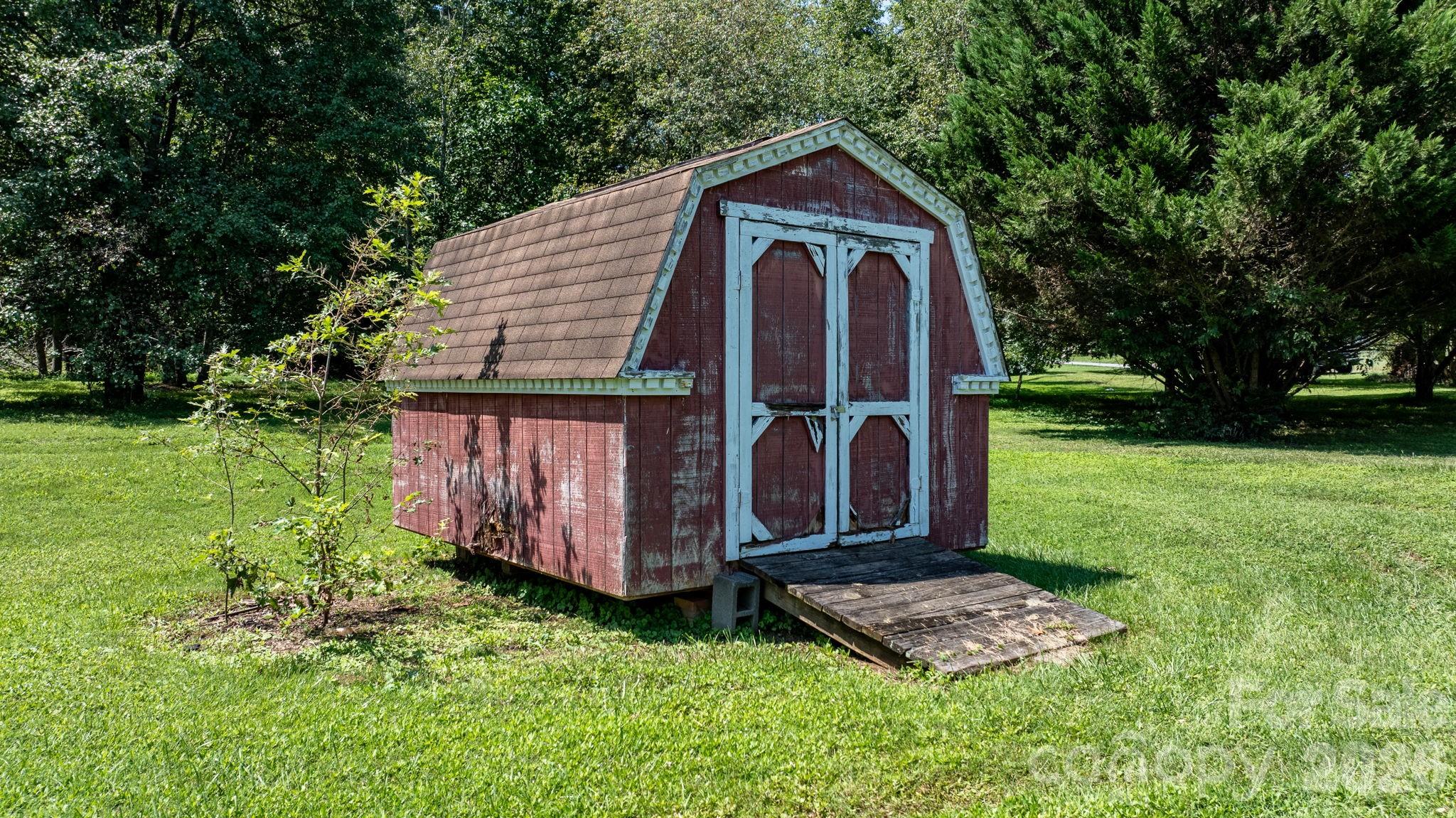 414B Old NC 18 Highway — Morganton