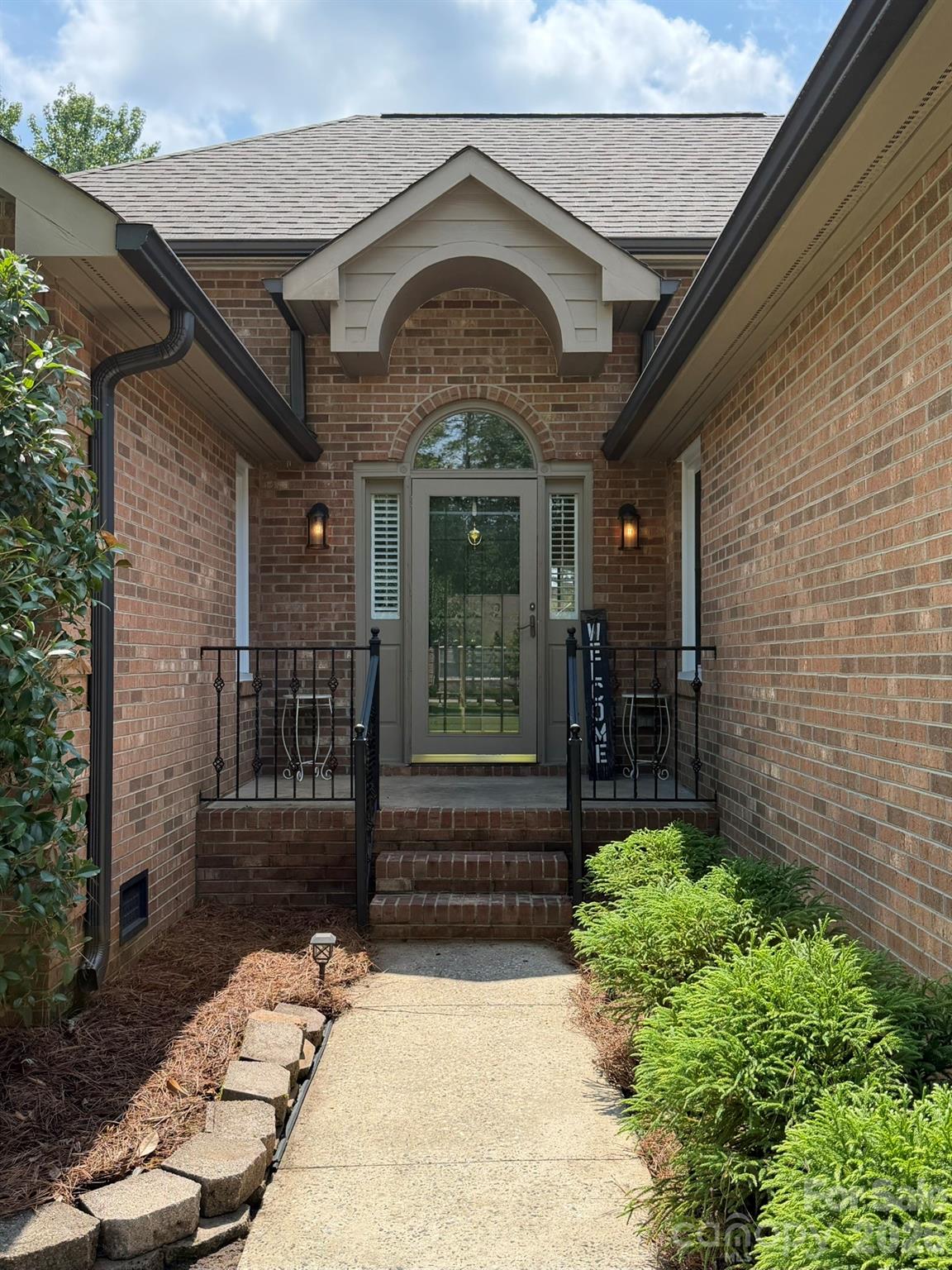 141 Walking Horse Run — Stanley
