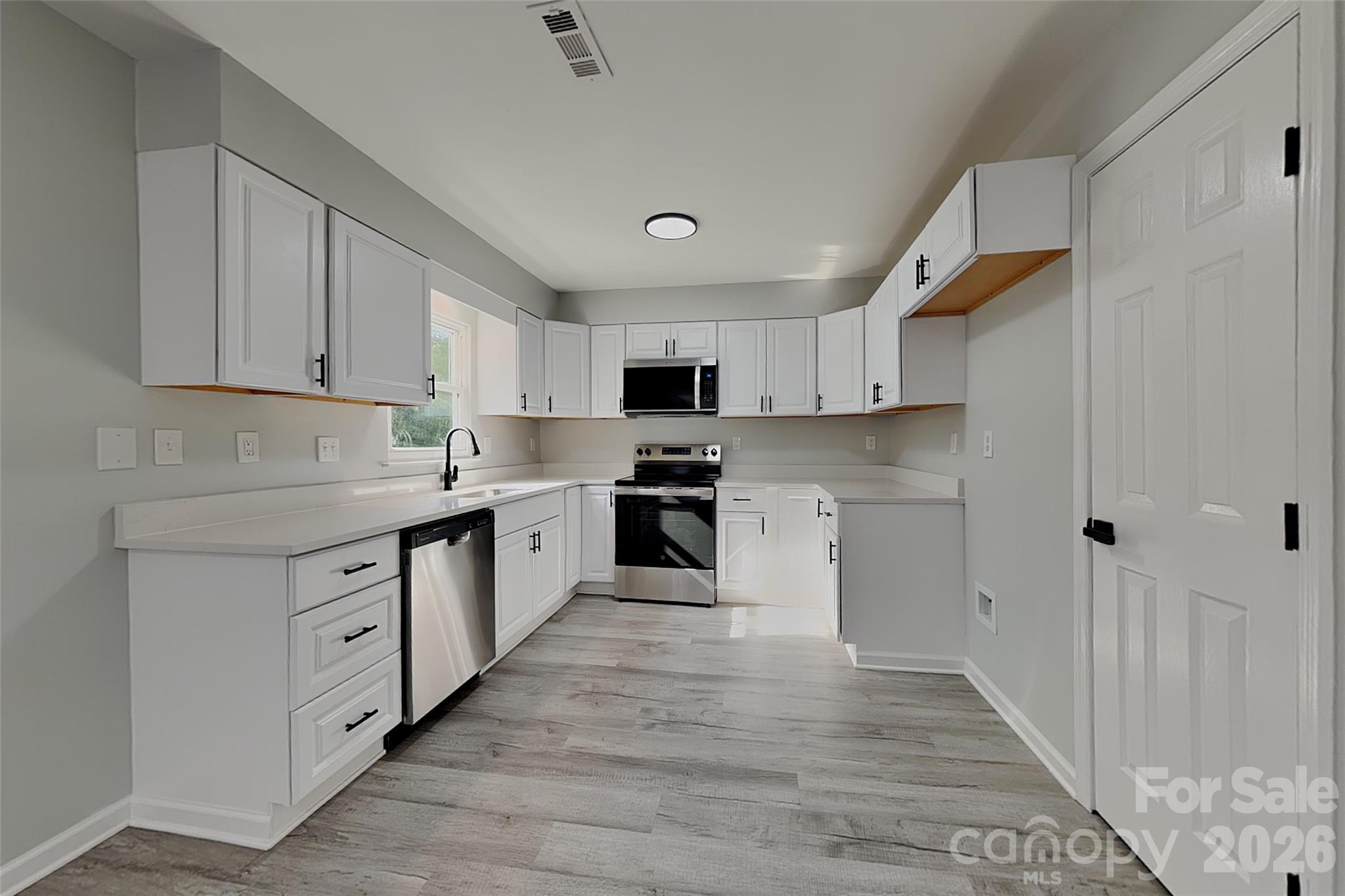 9428 White Cedar Court — Charlotte