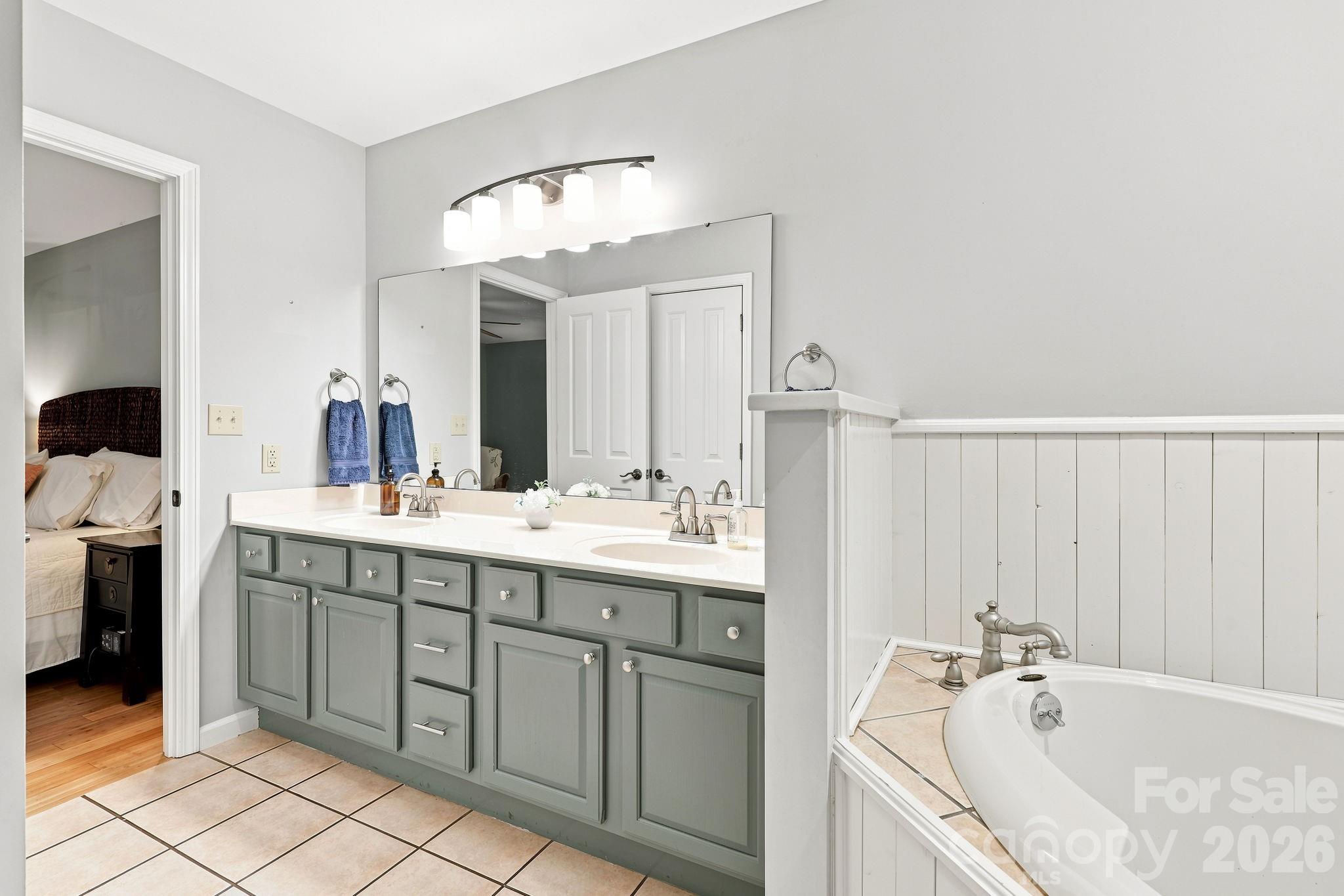 291 Merrills Chase Road — Asheville