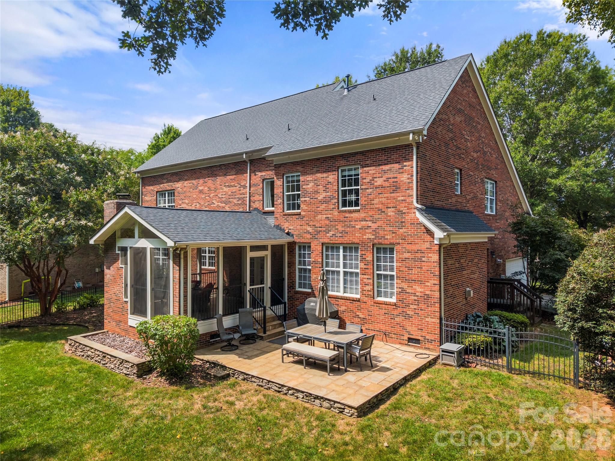 15812 Glen Miro Drive — Huntersville