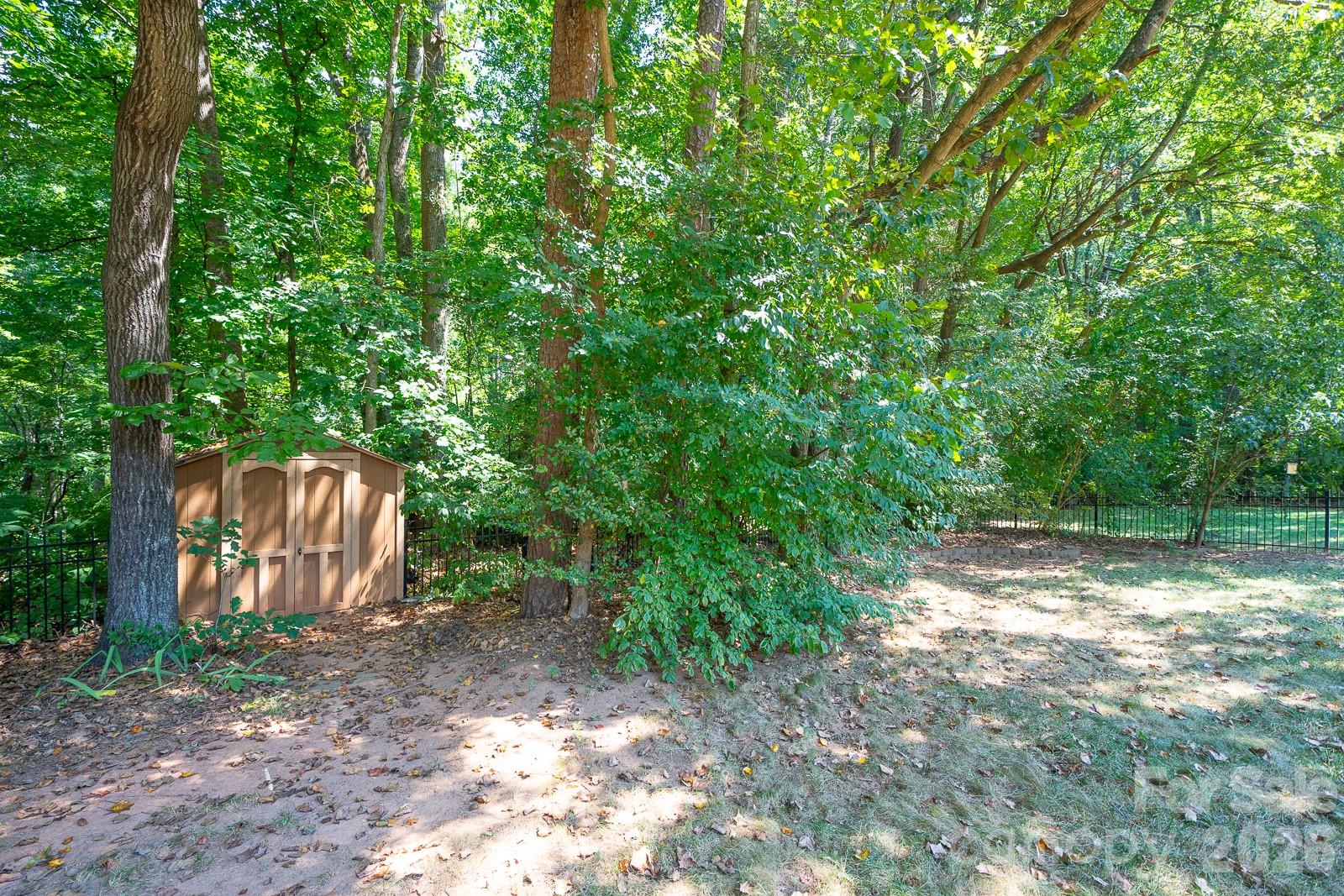 15812 Glen Miro Drive — Huntersville