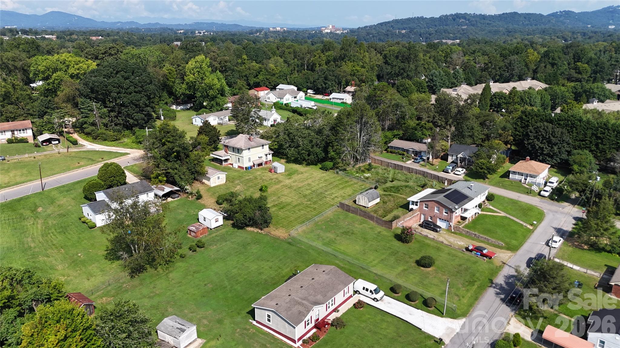 10 Brad Street — Asheville