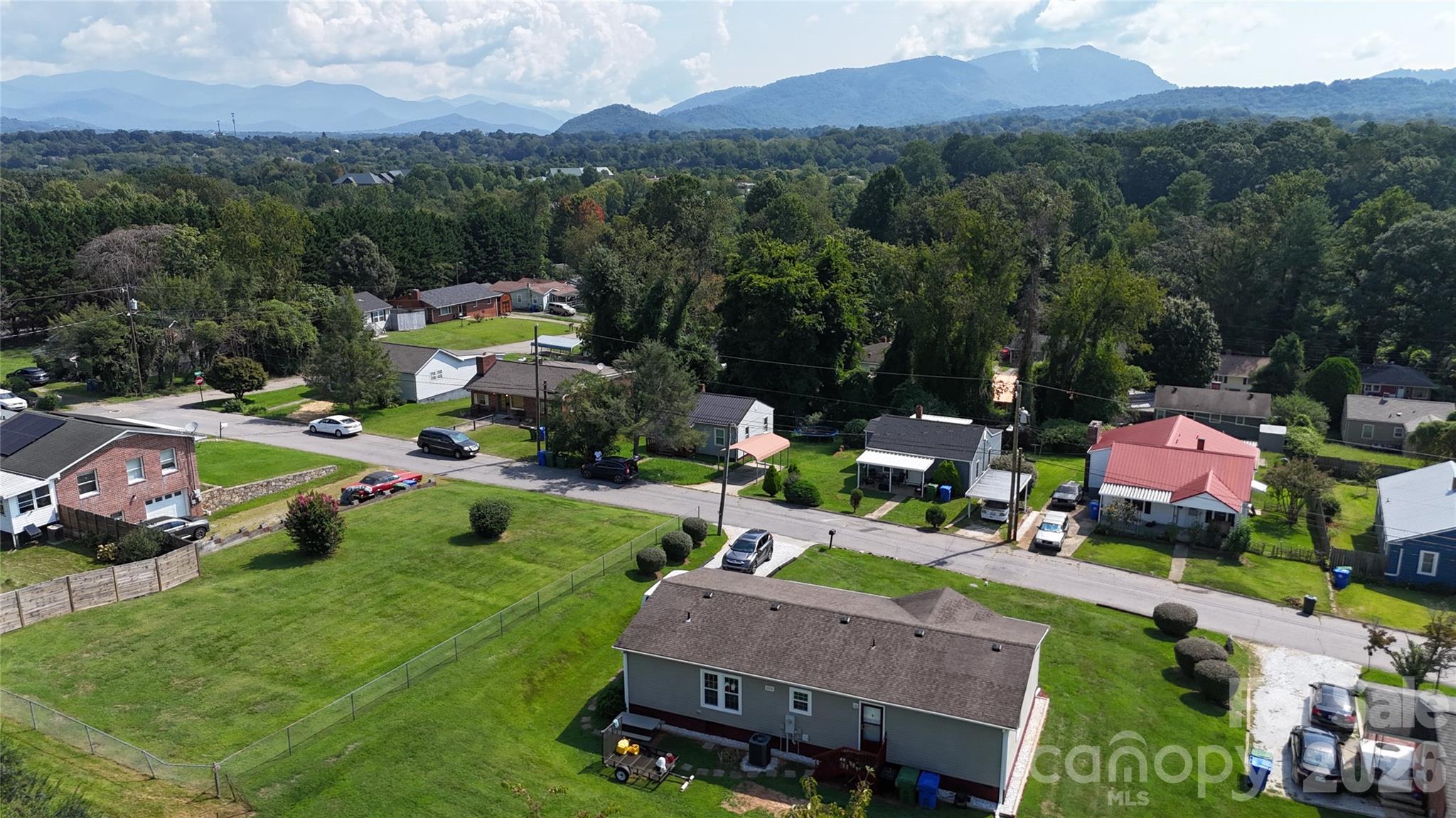 10 Brad Street — Asheville