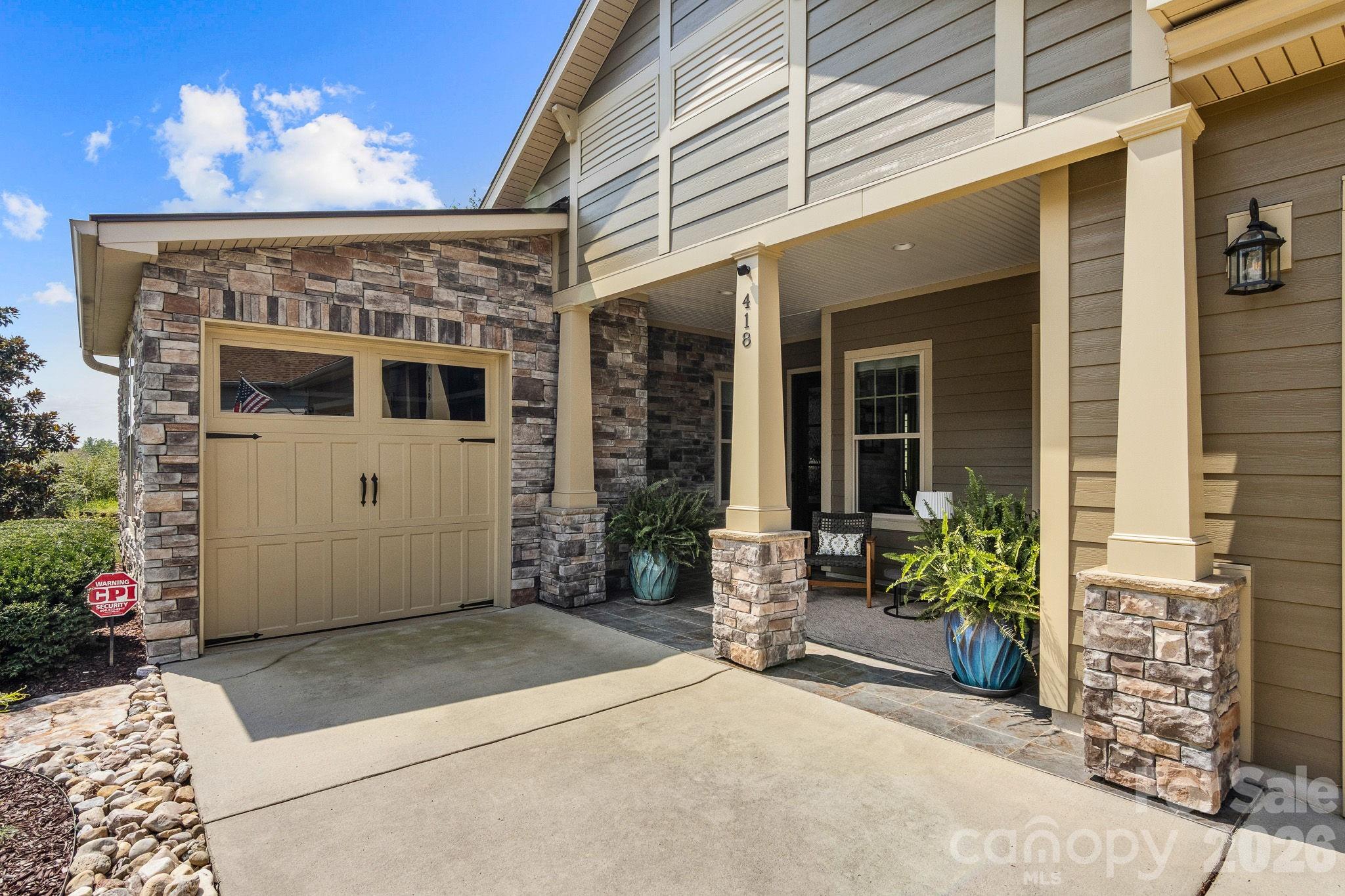 418 Flat Rock Drive — Denver