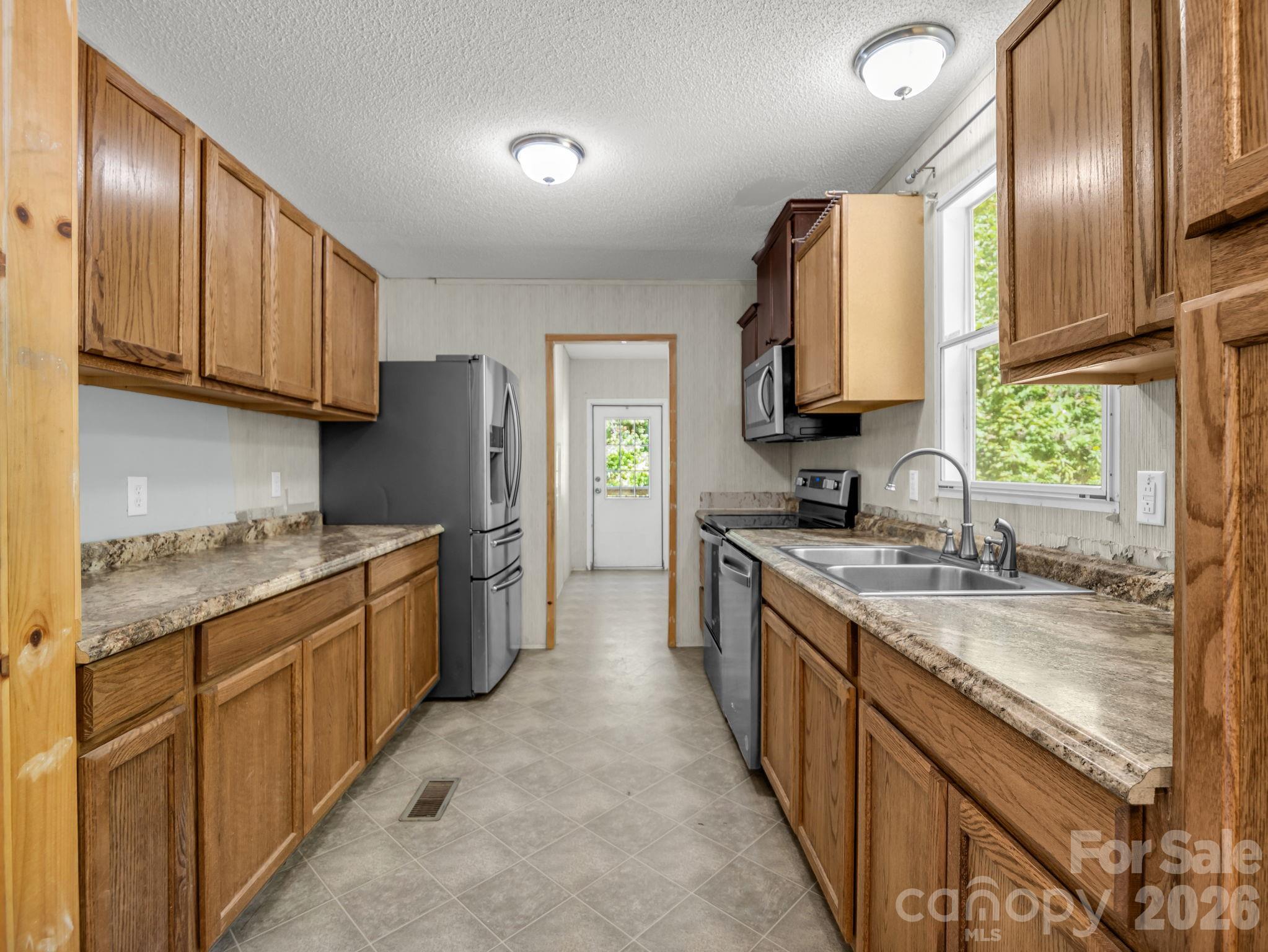 557 Sutton Mountain Ridge — Pisgah Forest