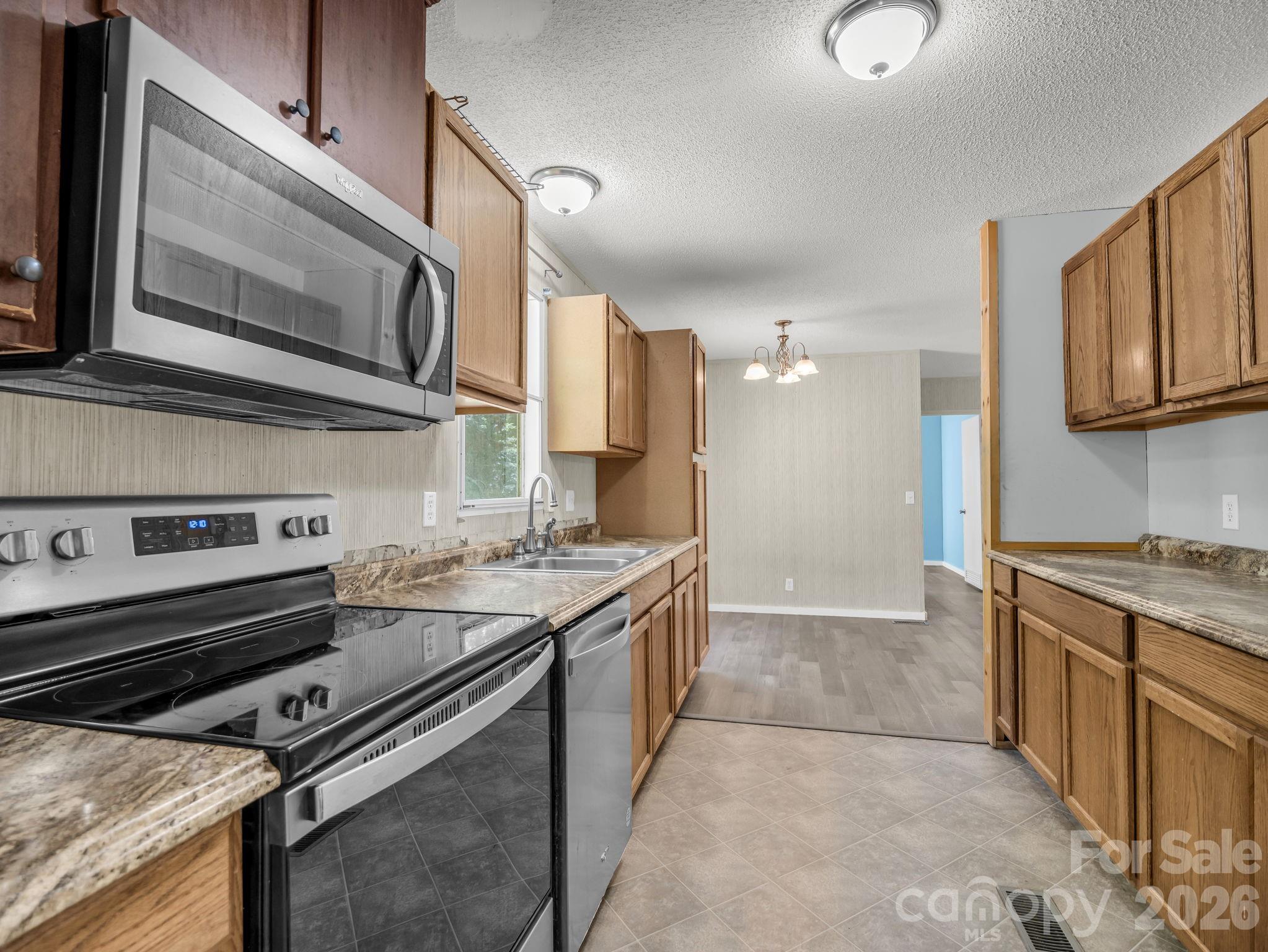 557 Sutton Mountain Ridge — Pisgah Forest