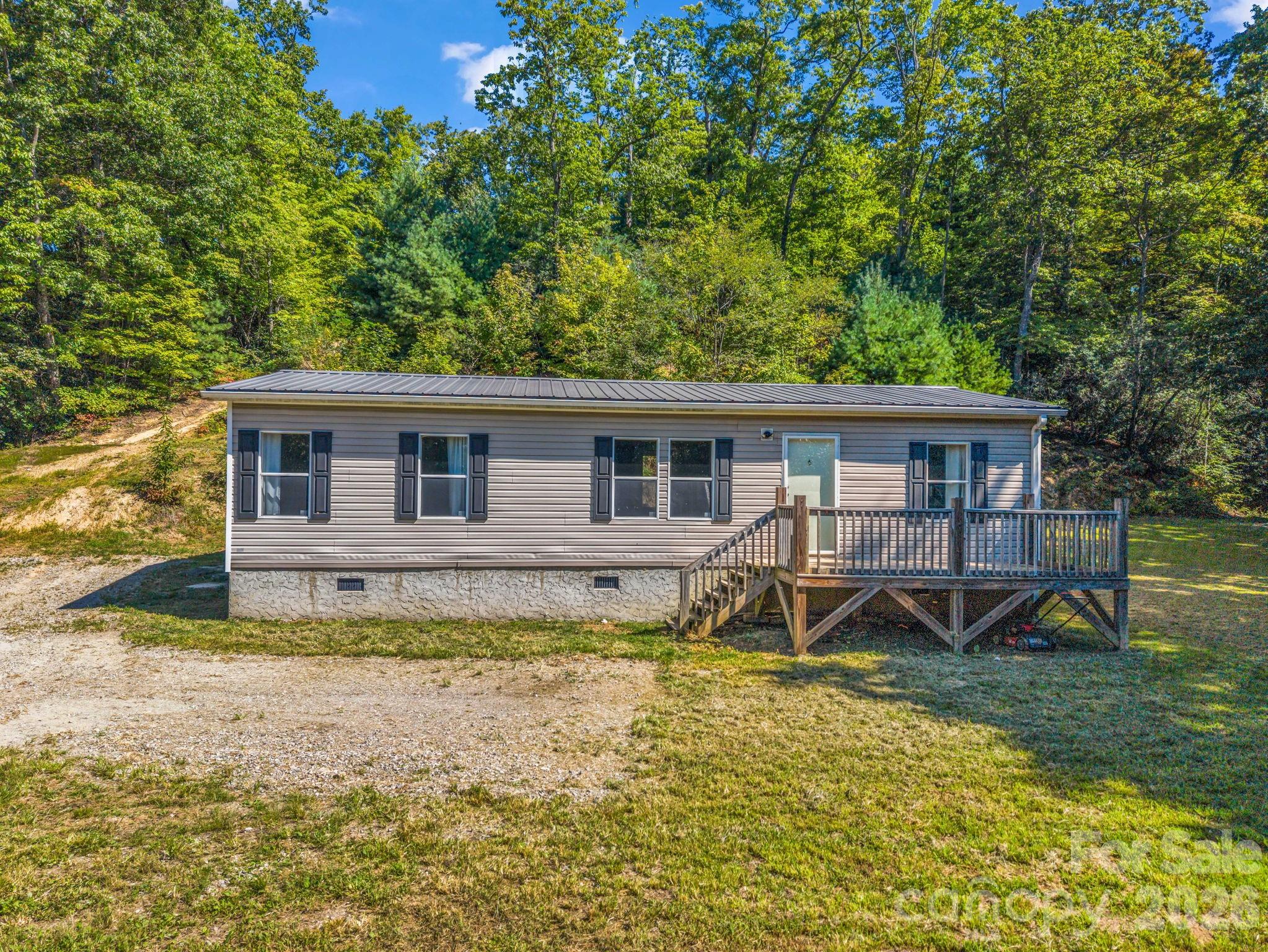 557 Sutton Mountain Ridge — Pisgah Forest