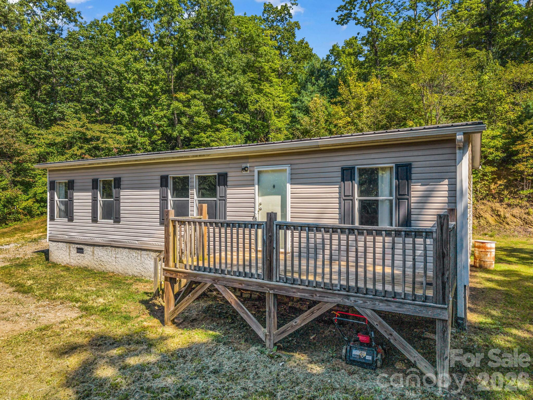 557 Sutton Mountain Ridge — Pisgah Forest