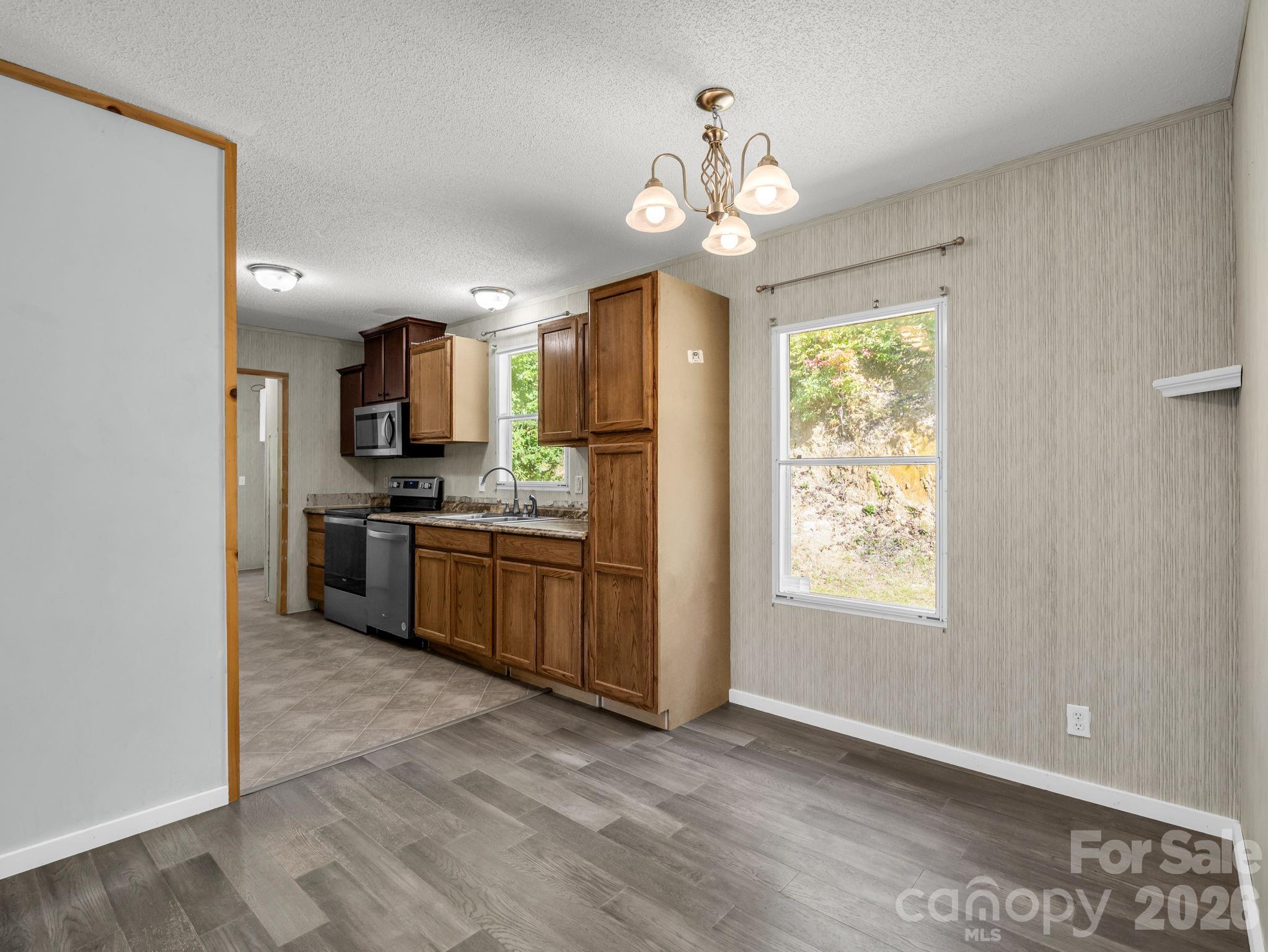 557 Sutton Mountain Ridge — Pisgah Forest