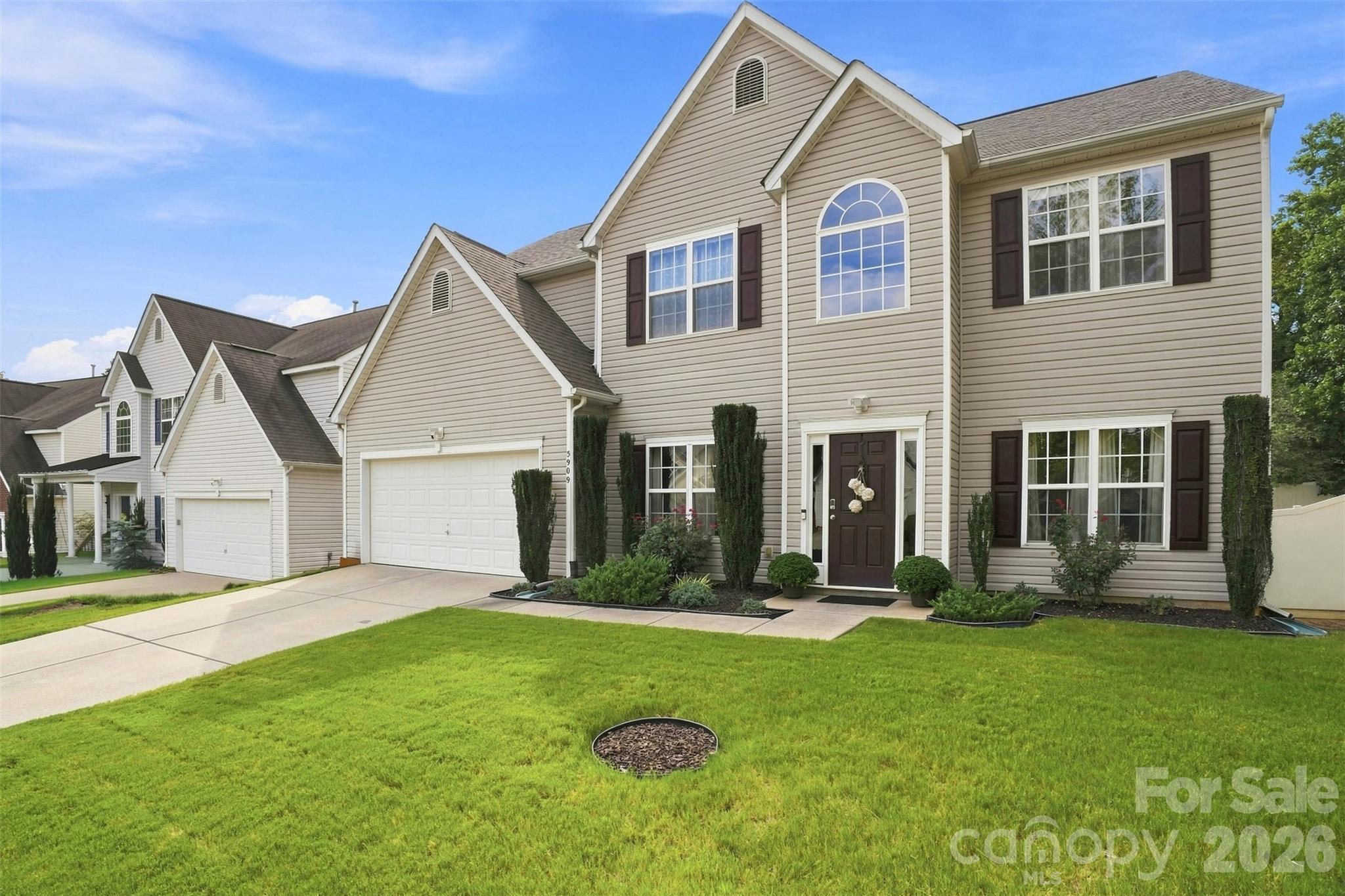5909 Parkstone Drive — Matthews