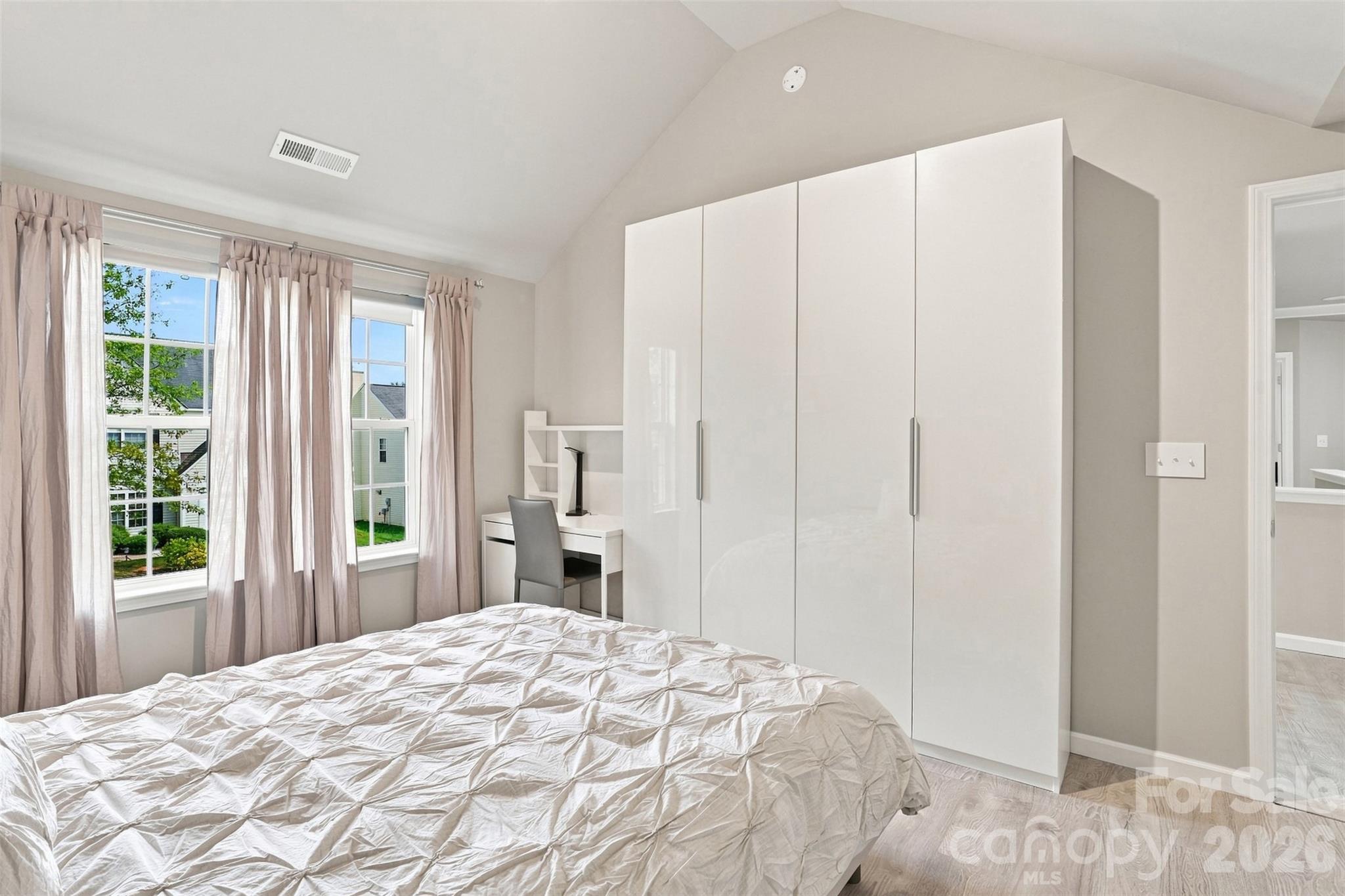 5909 Parkstone Drive — Matthews