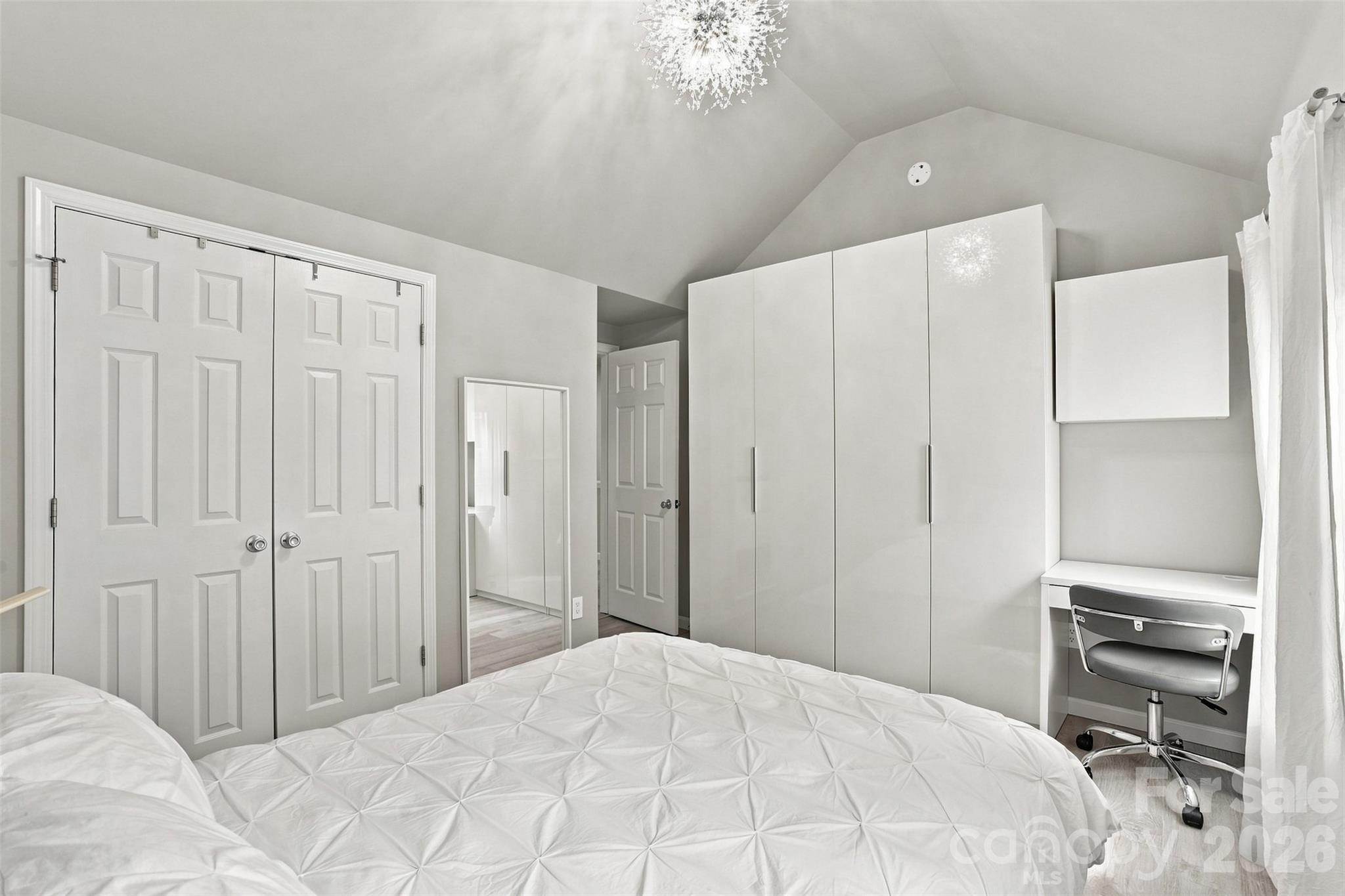 5909 Parkstone Drive — Matthews