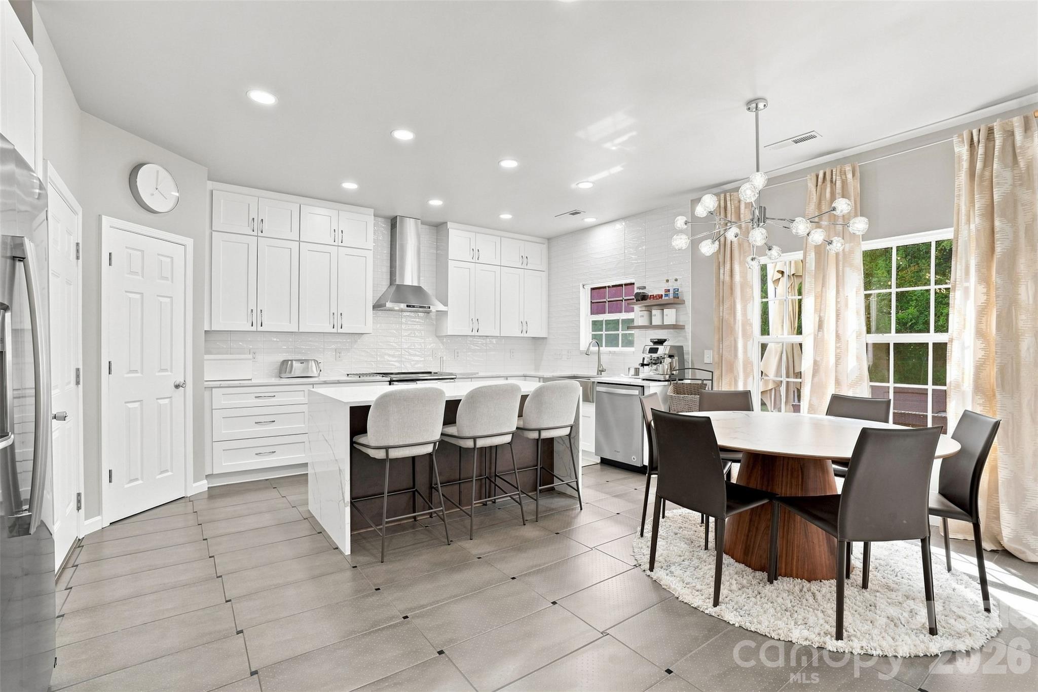 5909 Parkstone Drive — Matthews
