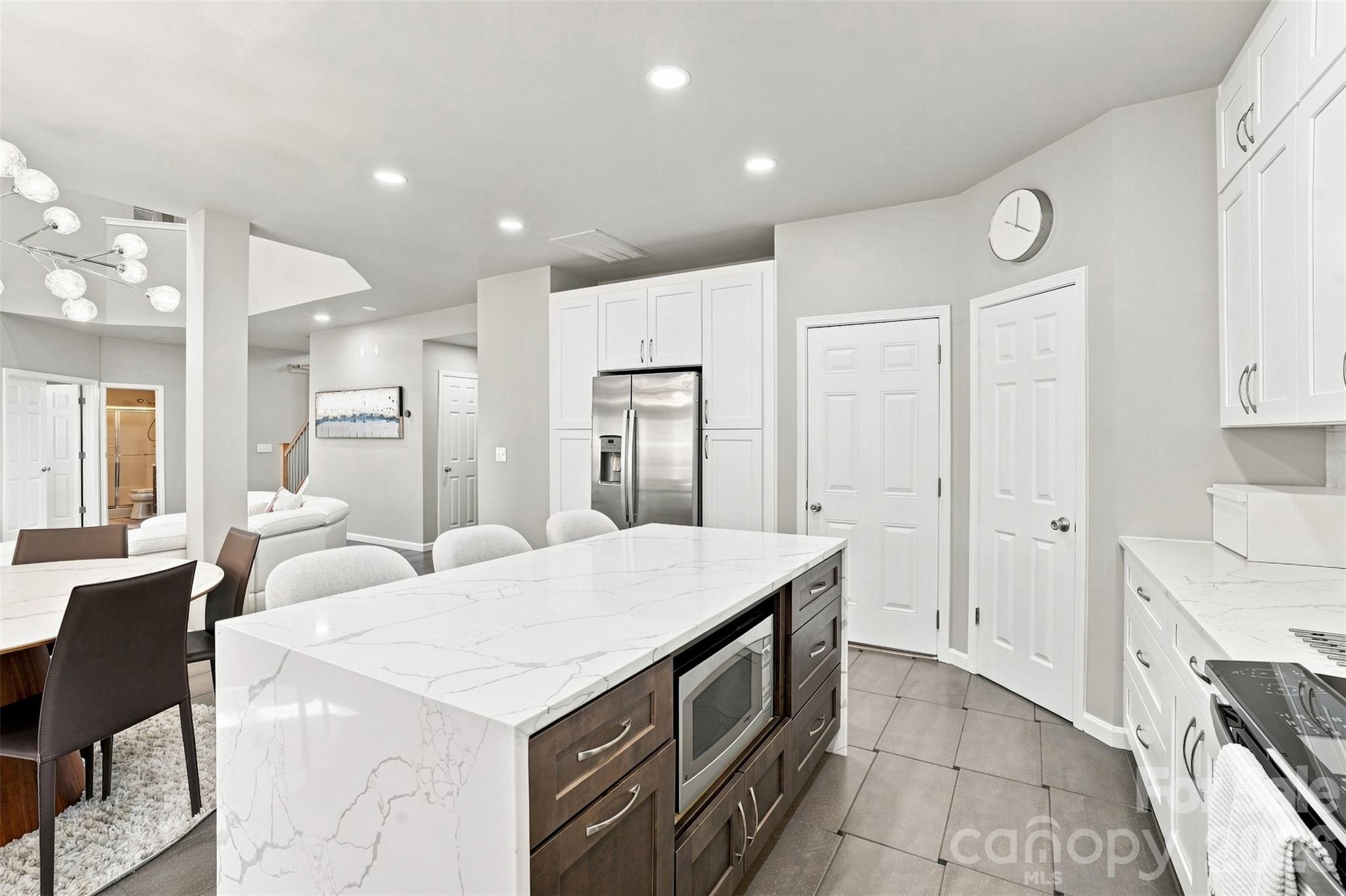 5909 Parkstone Drive — Matthews