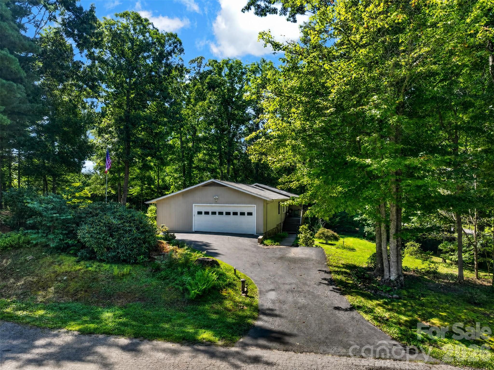 42 Timothy Lane — Candler