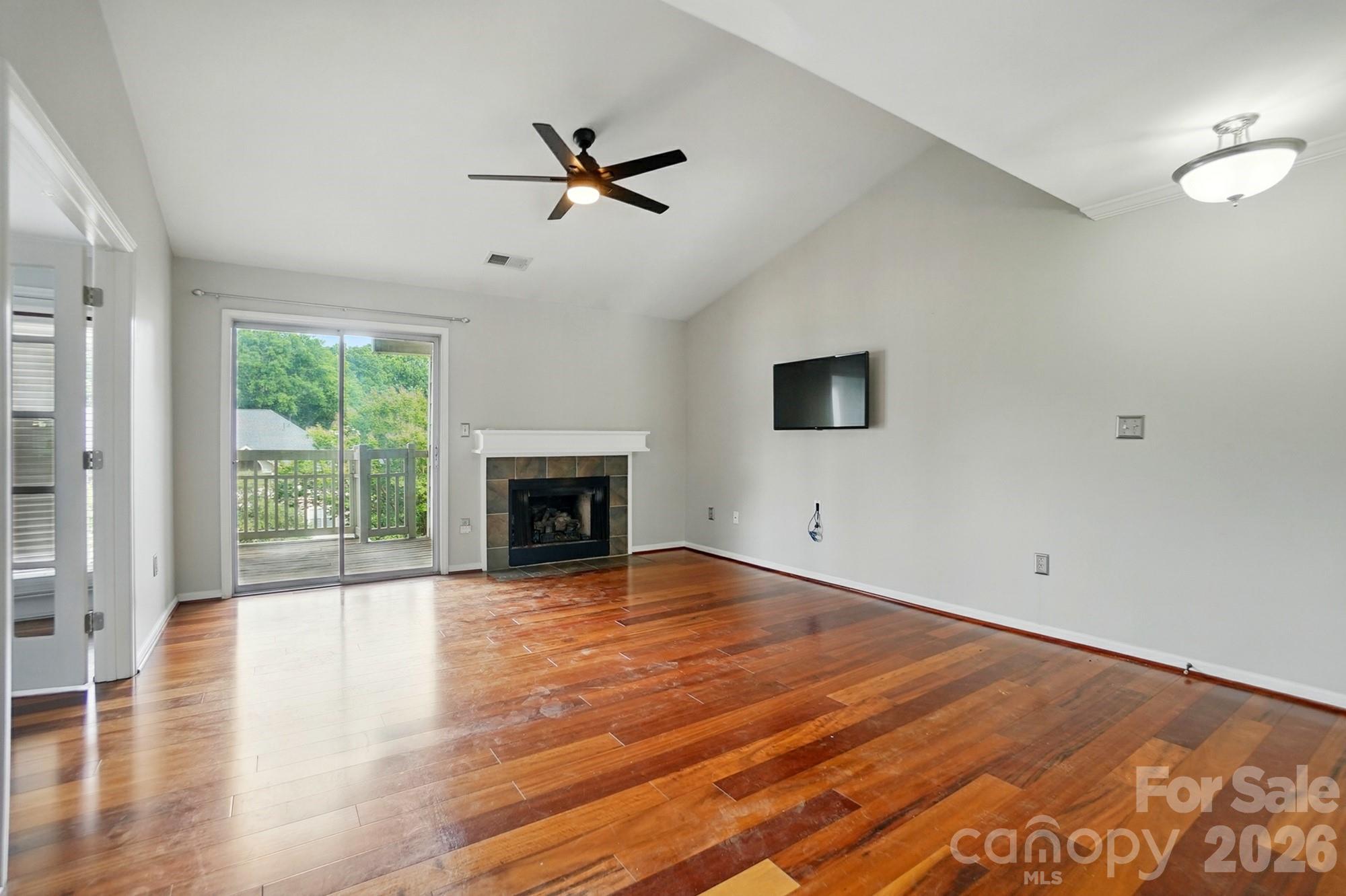 5007 Sharon Road — Charlotte