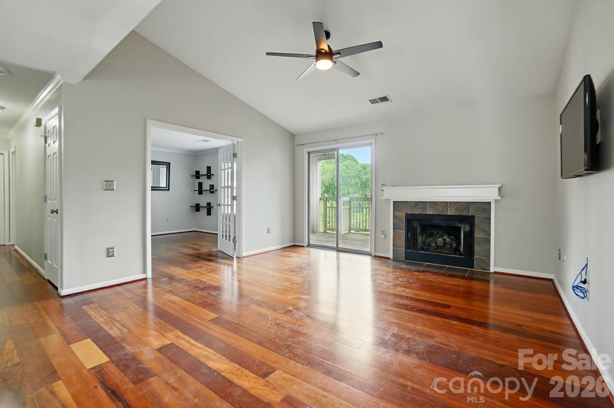 5007 Sharon Road — Charlotte